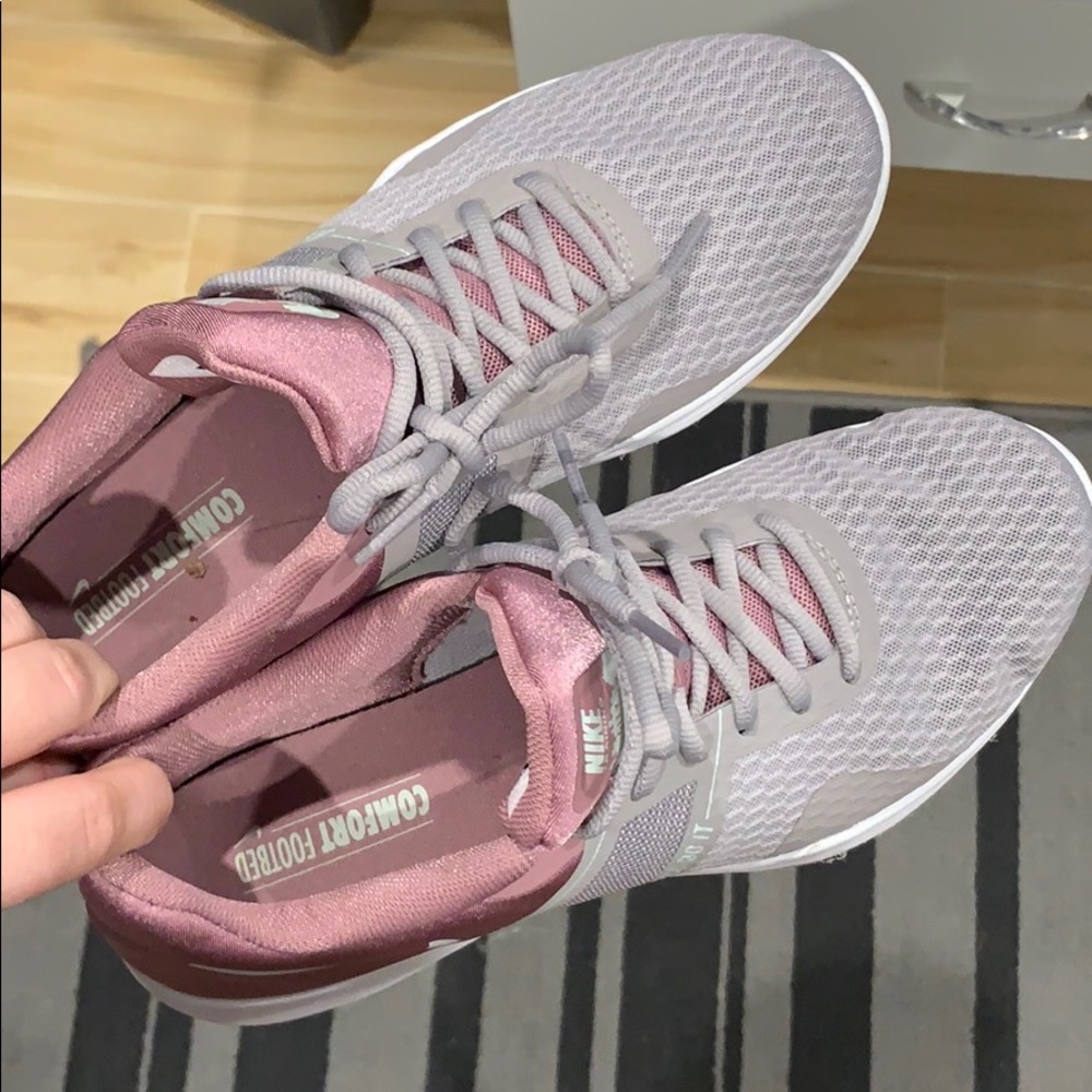 Nike Mauve & Gray Sneakers